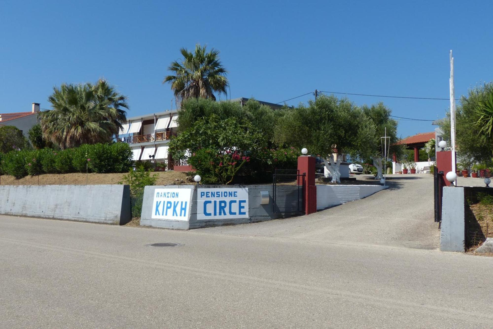 Circe Pansion Lägenhet Lixouri Exteriör bild