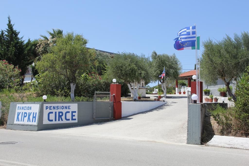 Circe Pansion Lägenhet Lixouri Exteriör bild